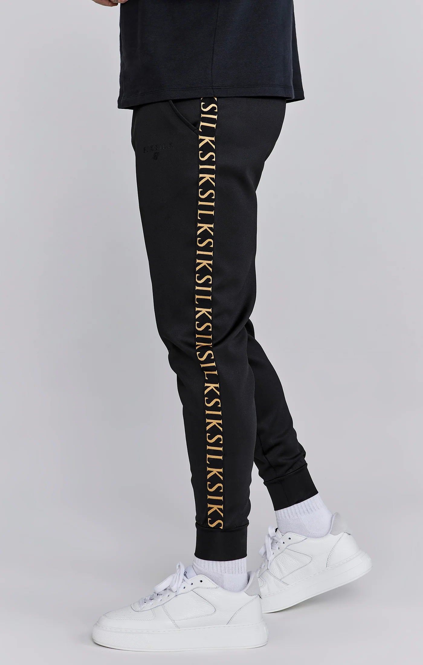 MUSCLE FIT JOGGERS